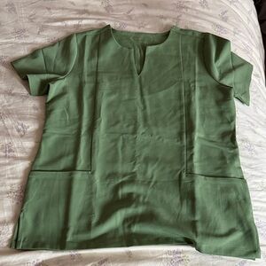 Mandala Hazel Green 5 Pocket Notch Neck Women's Scrub Top Size Small